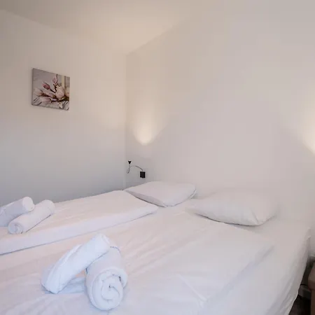 New Dahlia 1 With Parking By Interhome Casa de Férias